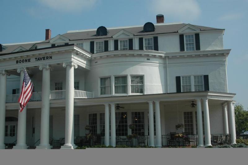 Historic Boone Tavern 버리아 외부 사진